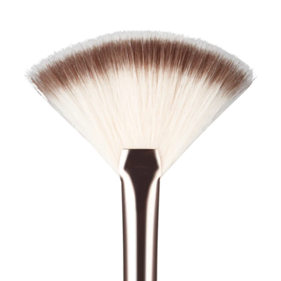 MUA Highlighting Fan Brush